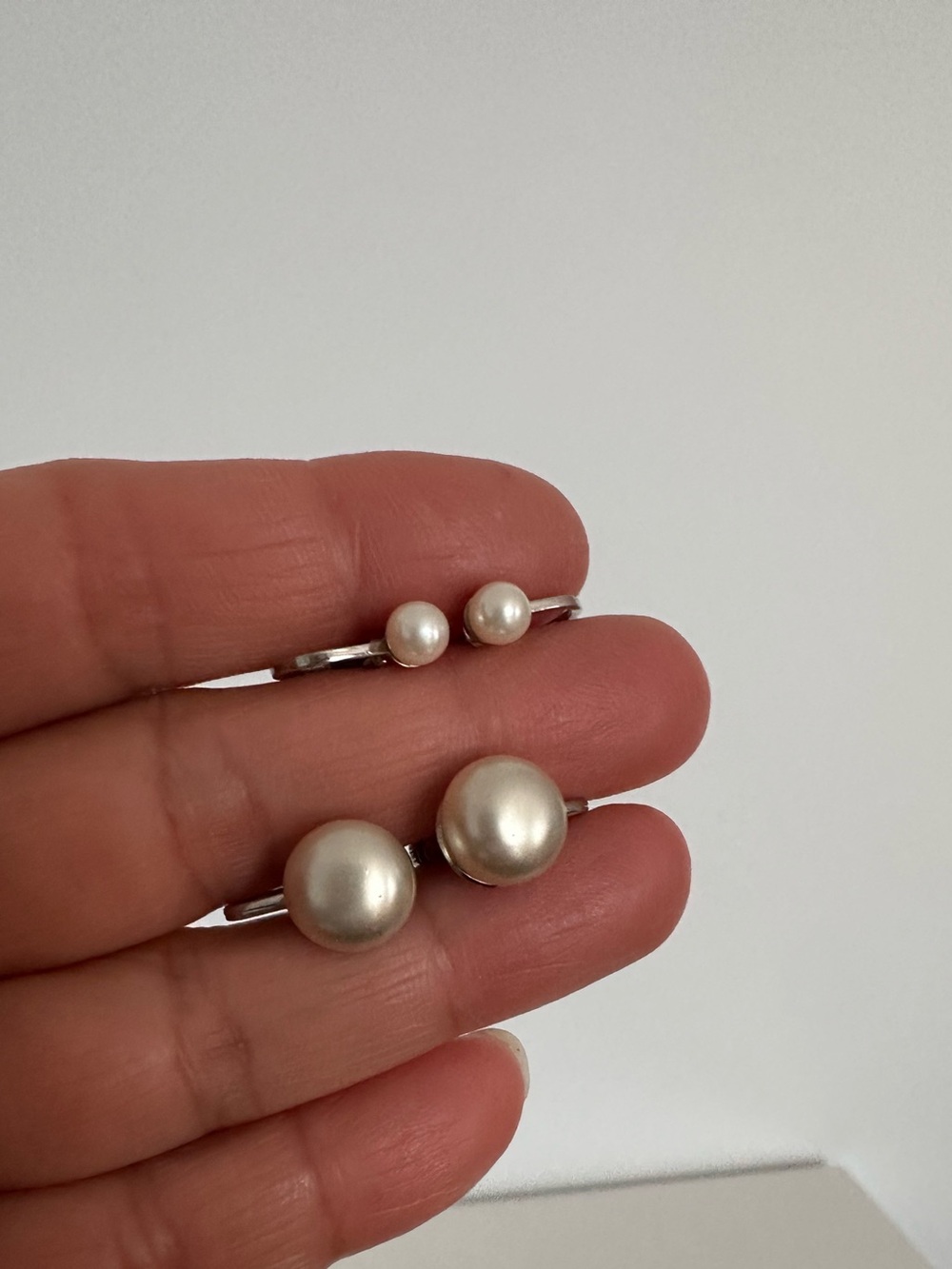 Bundle of two vintage Pairs of Earrings